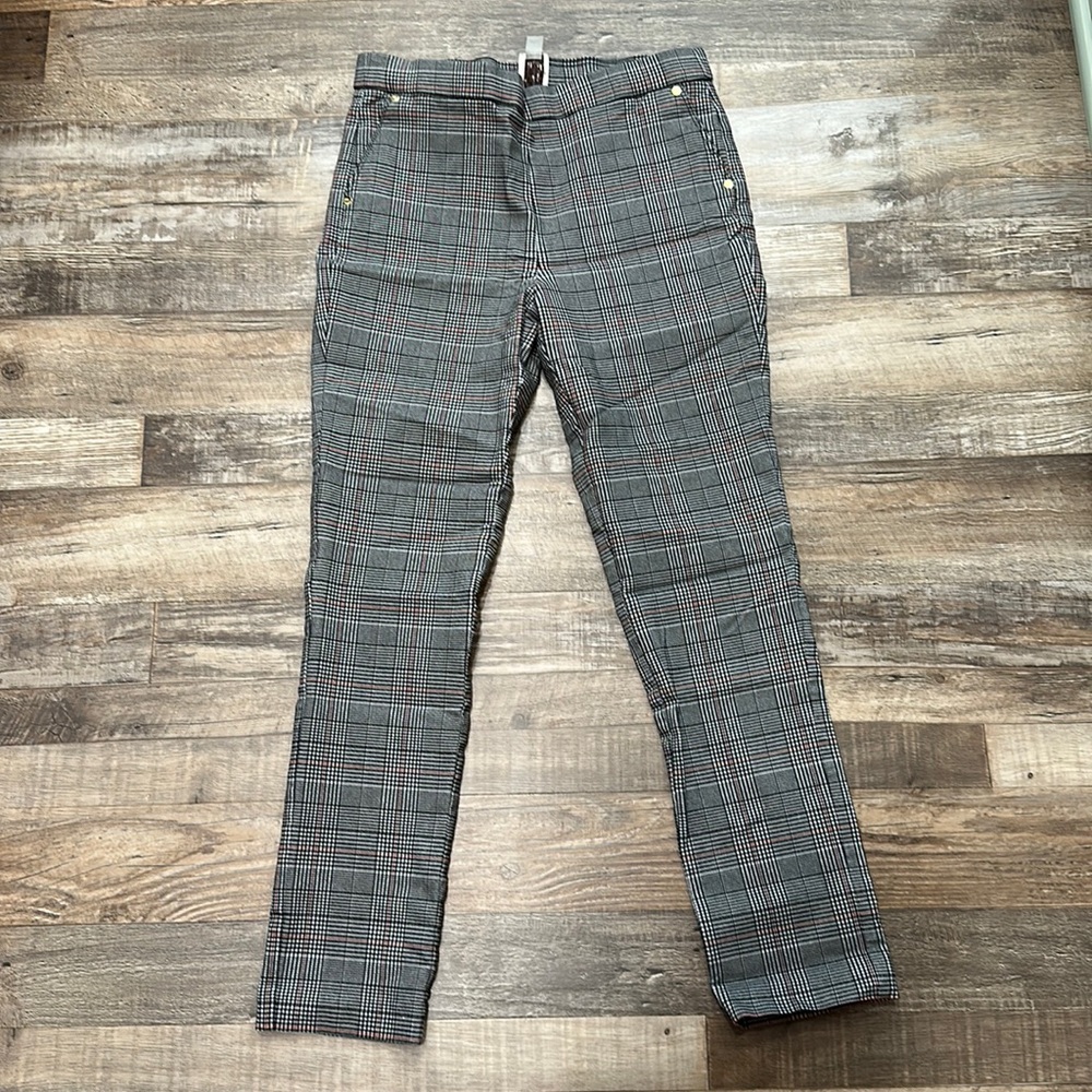 Anne Klein • plaid pull on stretch skinny pants